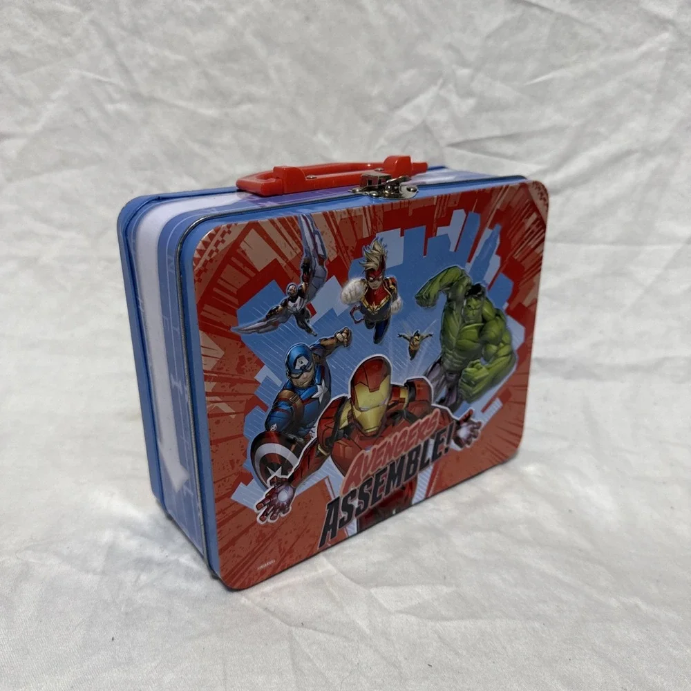 Marvel‎ AVENGERS METAL LUNCH BOX With 48 Piece Jigsaw Puzzle